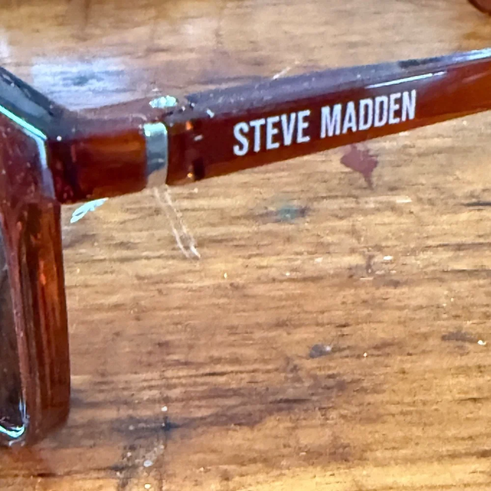 Steve Madden Reading Sunglasses 2.50
